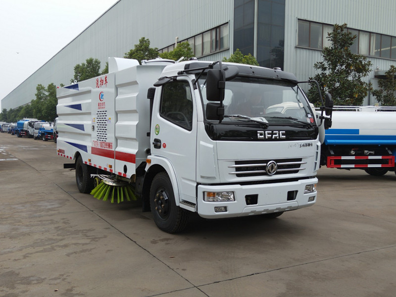 東風(fēng)多利卡5方洗掃車(chē) 東風(fēng)多利卡5方洗掃車(chē)