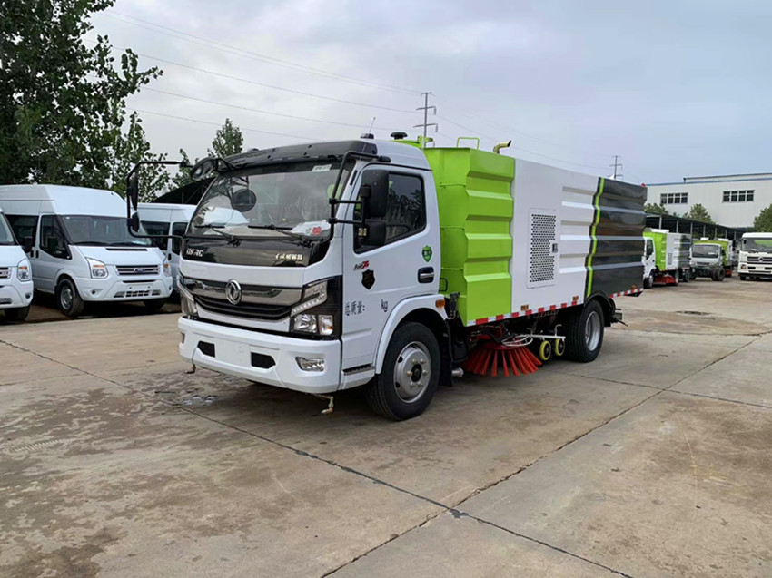 國(guó)六東風(fēng)5方洗掃車(chē)-5噸洗掃車(chē) 國(guó)六東風(fēng)5方洗掃車(chē)-5噸洗掃車(chē)